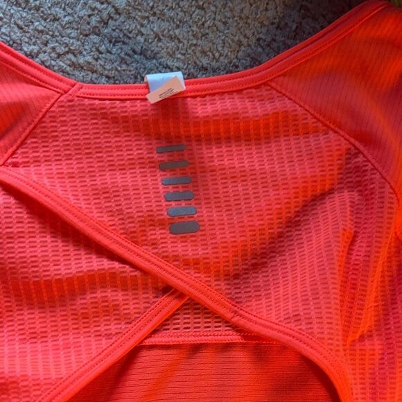 Under Armour Heat Gear Vibrant Coral Performance Tee - Picture 5 of 10